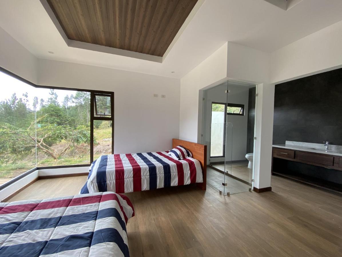 Arte De Plumas Birding Lodge 카르타고 외부 사진