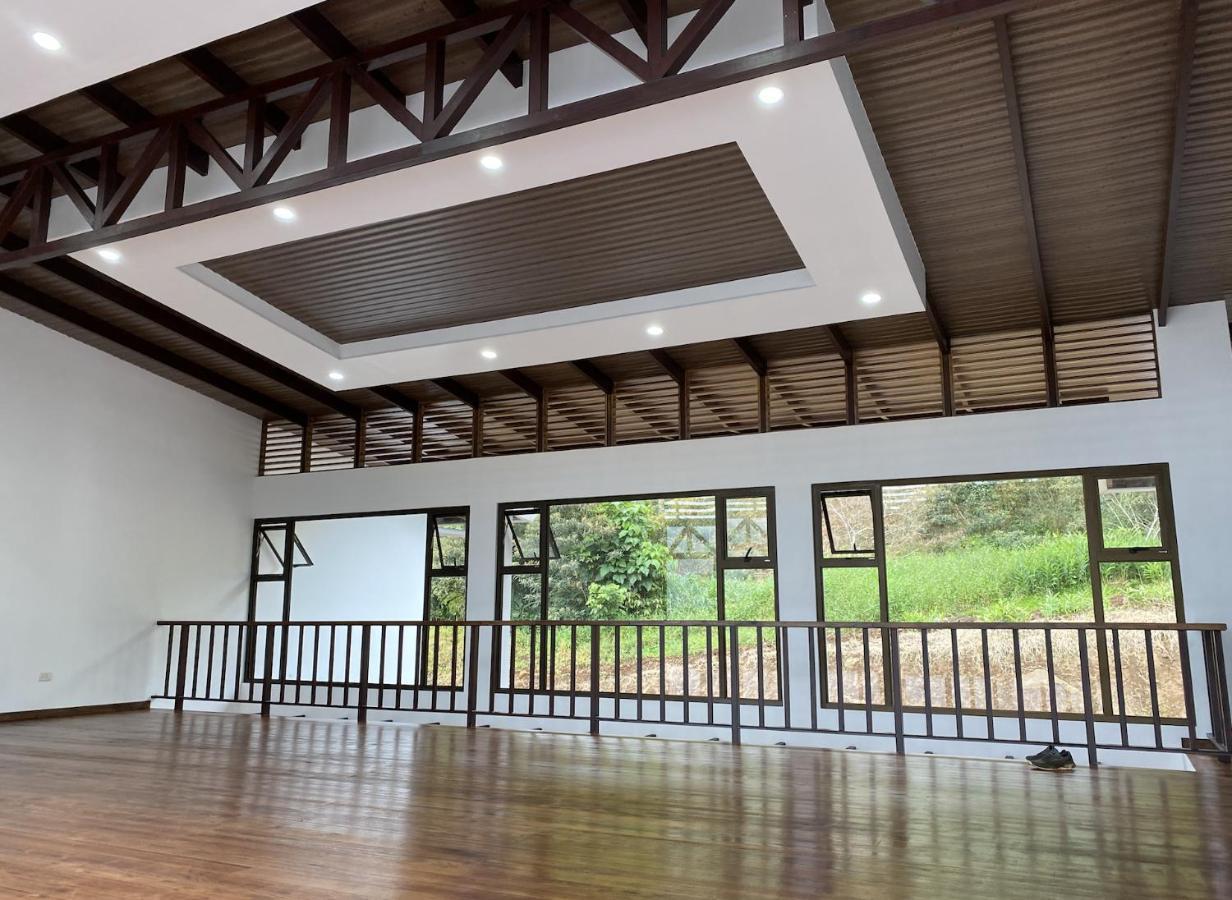 Arte De Plumas Birding Lodge 카르타고 외부 사진