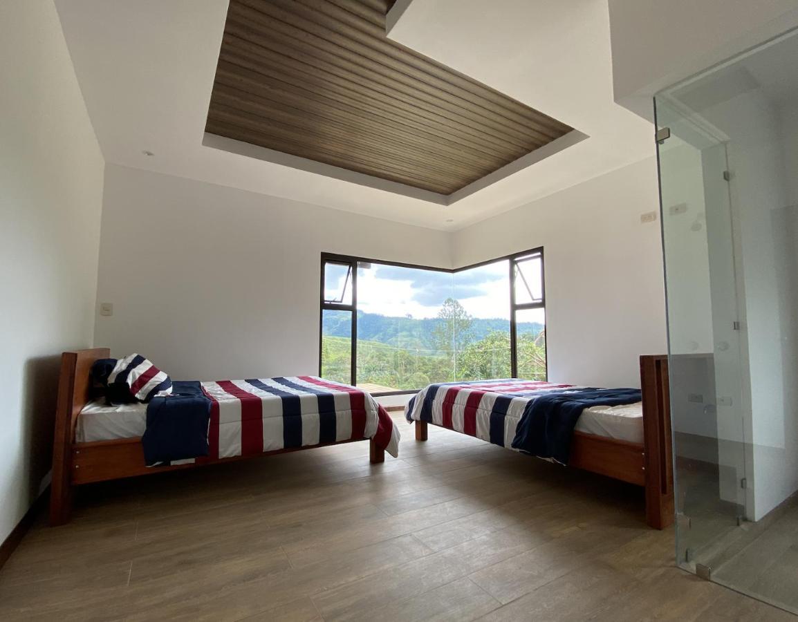 Arte De Plumas Birding Lodge 카르타고 외부 사진