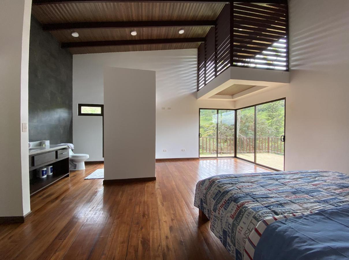 Arte De Plumas Birding Lodge 카르타고 외부 사진