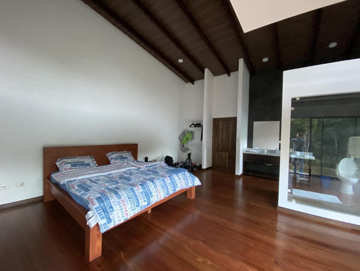 Arte De Plumas Birding Lodge 카르타고 외부 사진